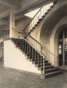 Lanai stairs in 1927
